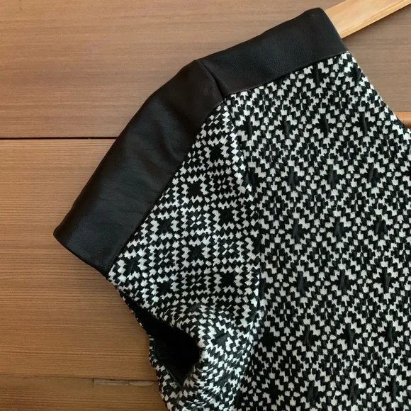 EUC Parker Nolan fit and flare dress with leather trim size L - Picture 5 of 5